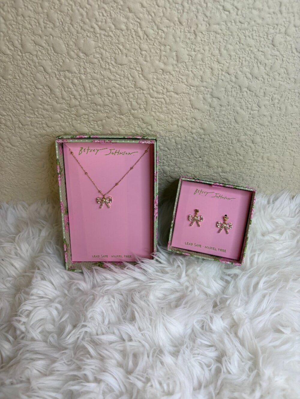 Betsey Johnson Gold Pink Crystal Rhinestone Bow Necklace Earrings Gift Set NWT